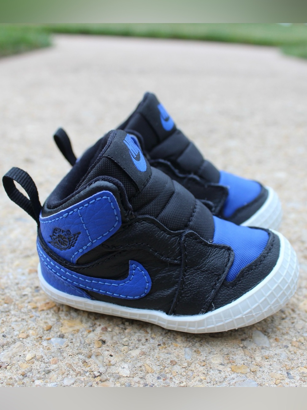 Nike Air Jordan 1 Crib Booties in the Black/Varsity Royal Sz 2C